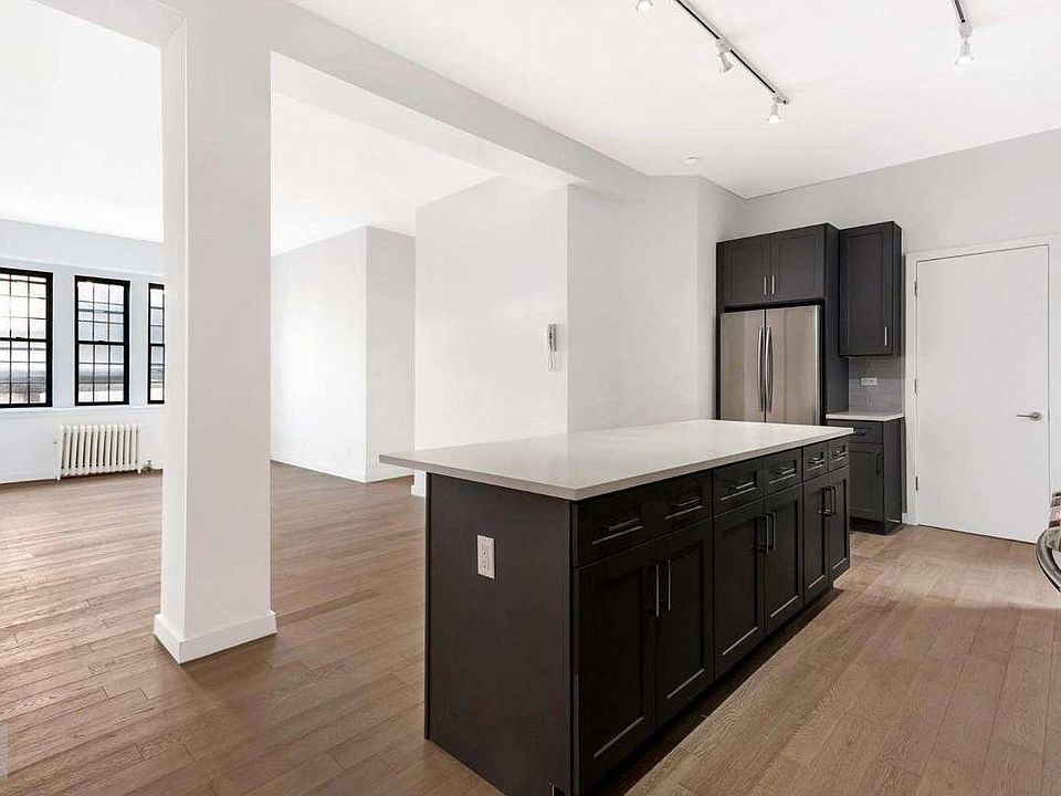 1st image of 862 Union St #2AA