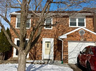 1337 Petersburg Ct, Carol Stream, IL 60188