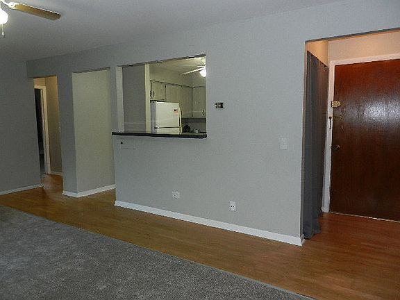 4th image of 2431 Ogden Ave APT 2