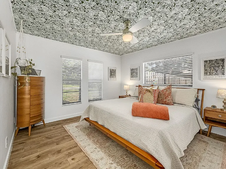 938 Pembroke Ave NE — Photo 52
