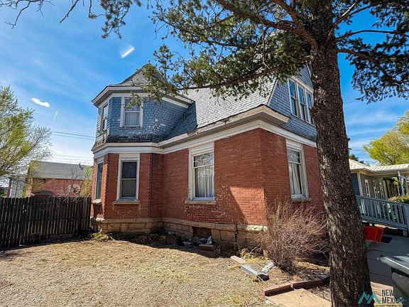 3rd image of 921 8th St