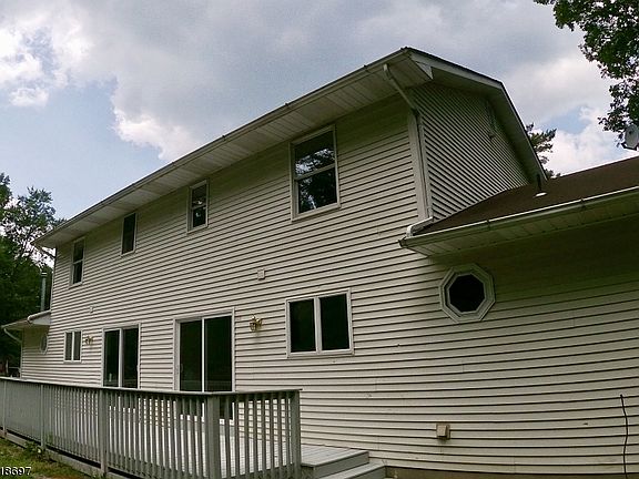 4th image of 407 Deerfield Ln