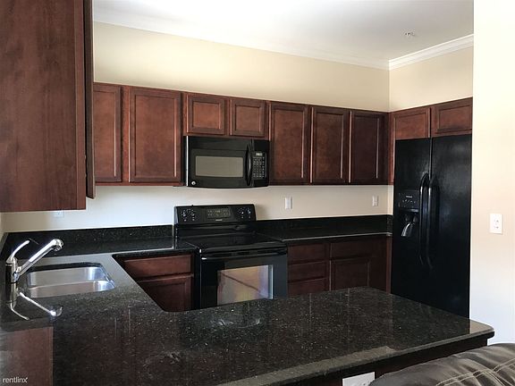 3rd image of 22079 Parkview Dr
