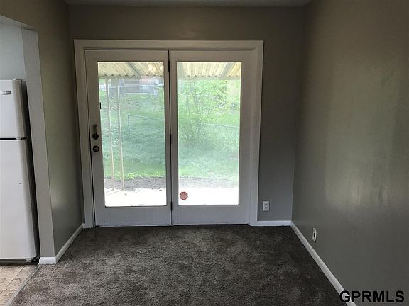 5th image of 3323 S 82nd Ave