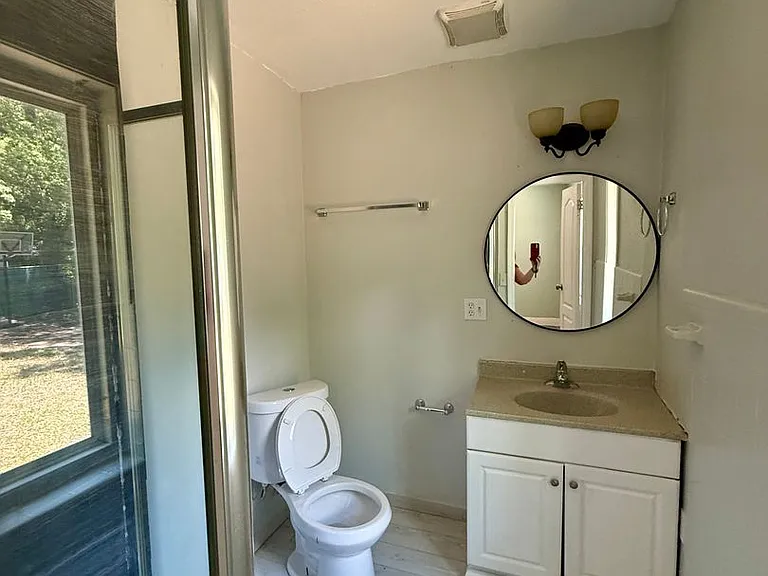 844 Saranac St — Photo 14