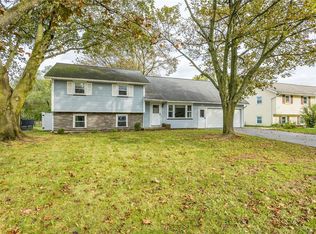 652 Elmgrove Rd, Rochester, NY 14606