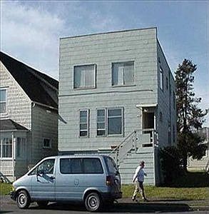1st image of 718 W 1st St