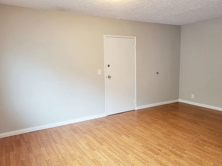 563 Lowell Ave — Photo 15