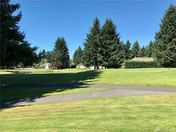 3rd image of 6829 Fairway Ln SE