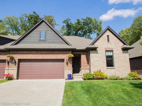 1037 Crestwyk Ln, Rochester, MI 48307