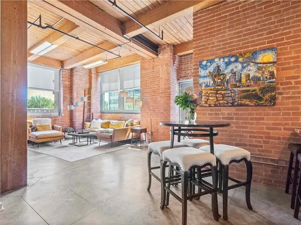 712 Broadway Blvd #408, Kansas City, MO 64105