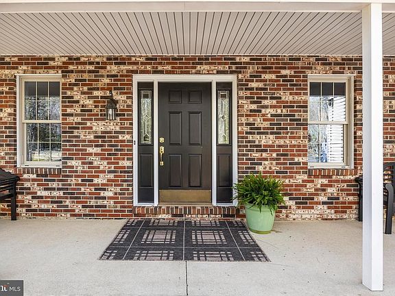 4th image of 29 Shining Star Ct