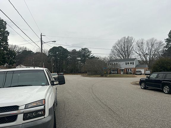 5th image of 453 Bonifay Dr