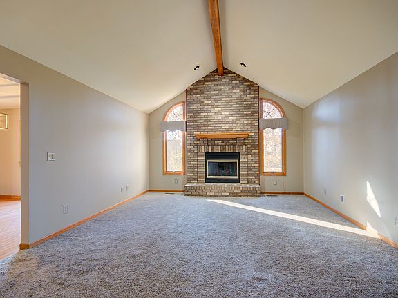 4th image of 1112 Oxford Ln