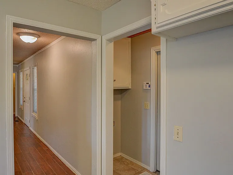 9800 Craford Ct — Photo 9