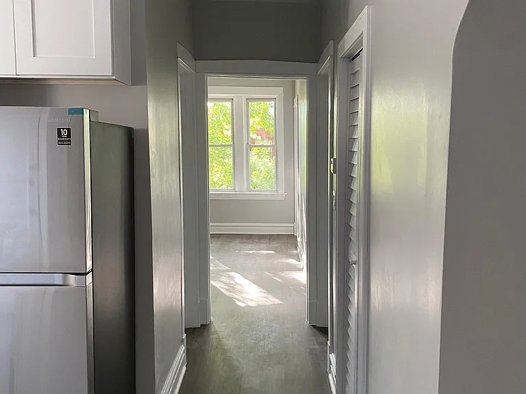 3229 N Hamlin Ave #1 — Photo 4
