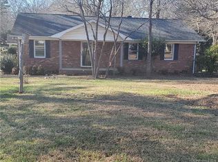 203 Colonial Cir, Wingate, NC 28174