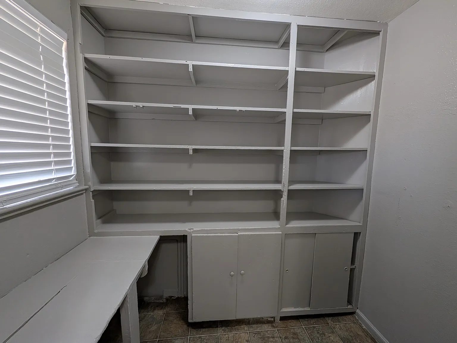 3 bed, 857 sqft, $1,950 — Photo 3