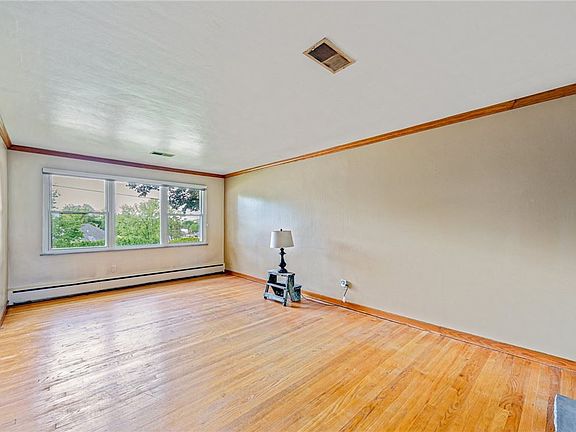 5th image of 333 Hickory St