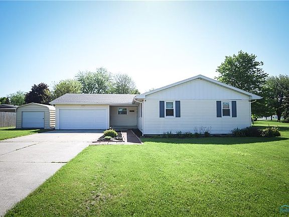 2nd image of 502 Oakwood Ln