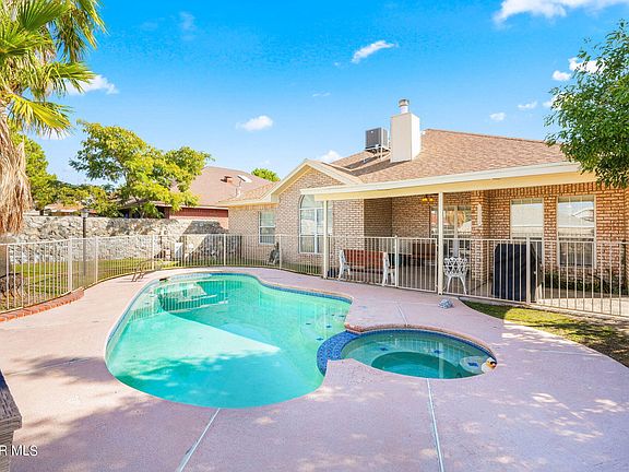 3rd image of 909 Las Aves Pl