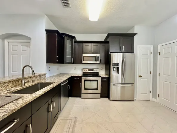 11234 Windsor Place Cir, Tampa, FL 33626