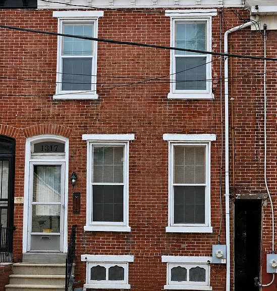 1317 N Walnut St — Photo 1