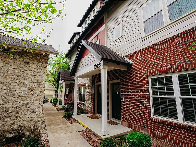 Lyons Corner - 19
