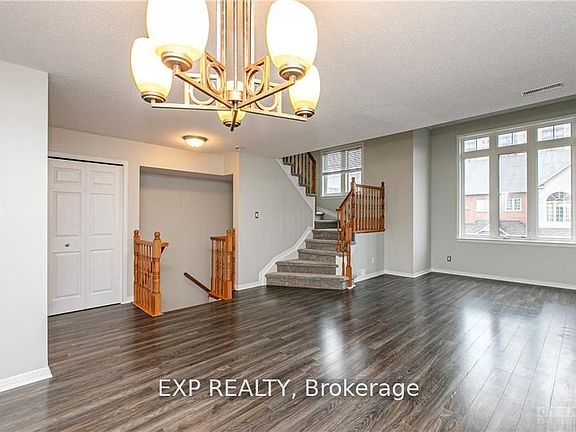 5th image of 1512 Walkley Rd