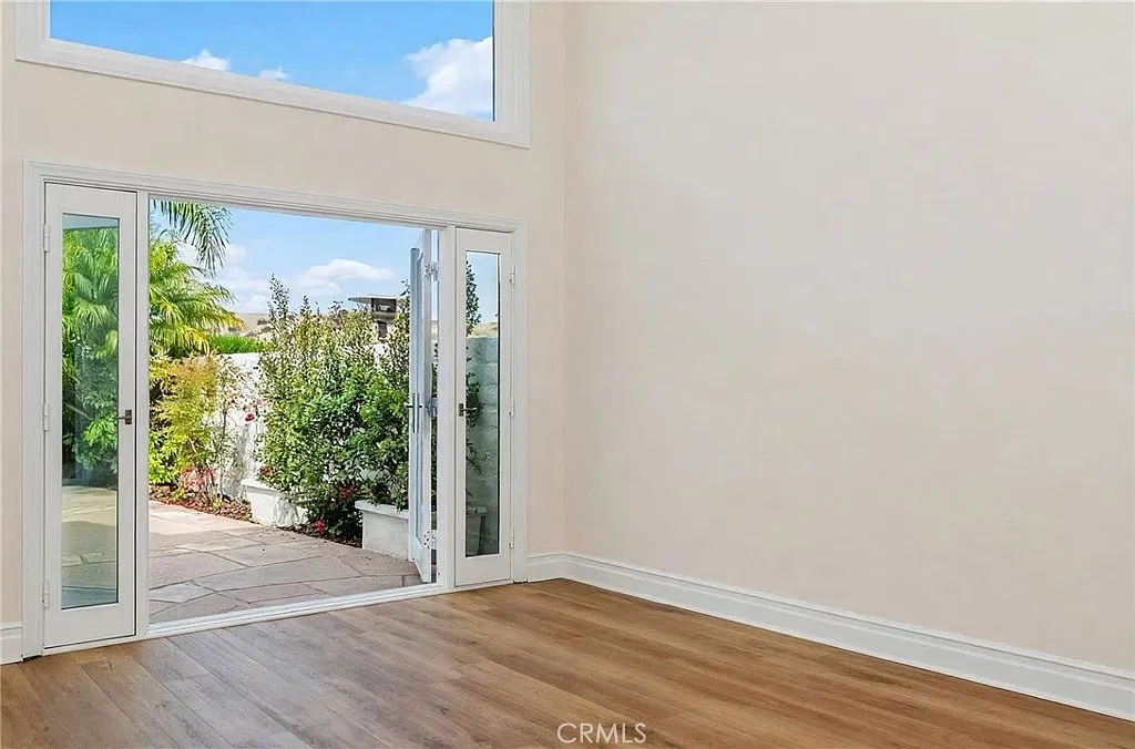 3 bed, 2.5 bath, 2131 sqft, $7,200 — Photo 3