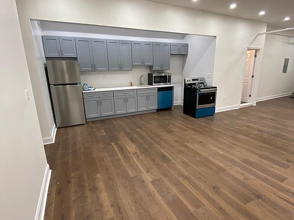 2nd image of 165 W 26th St APT 3W