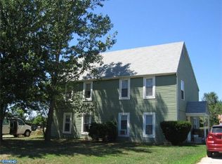 18 Greenfield Dr, Berlin, NJ 08009