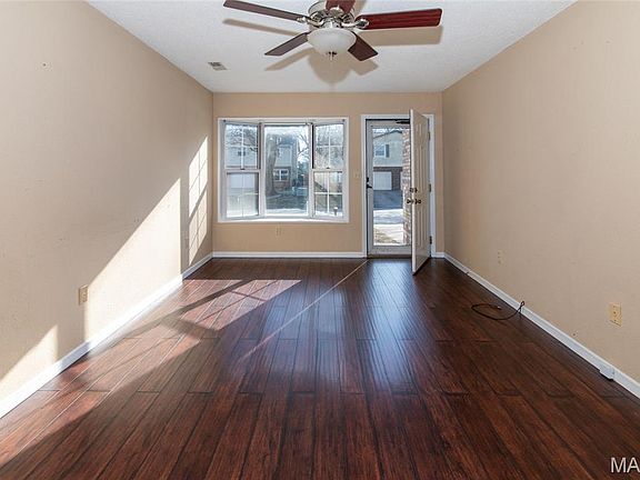 3rd image of 47 Clinton Hill Dr