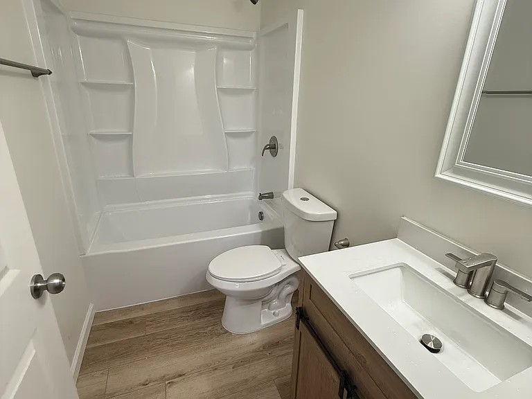 405 E 5th Ave — Photo 5