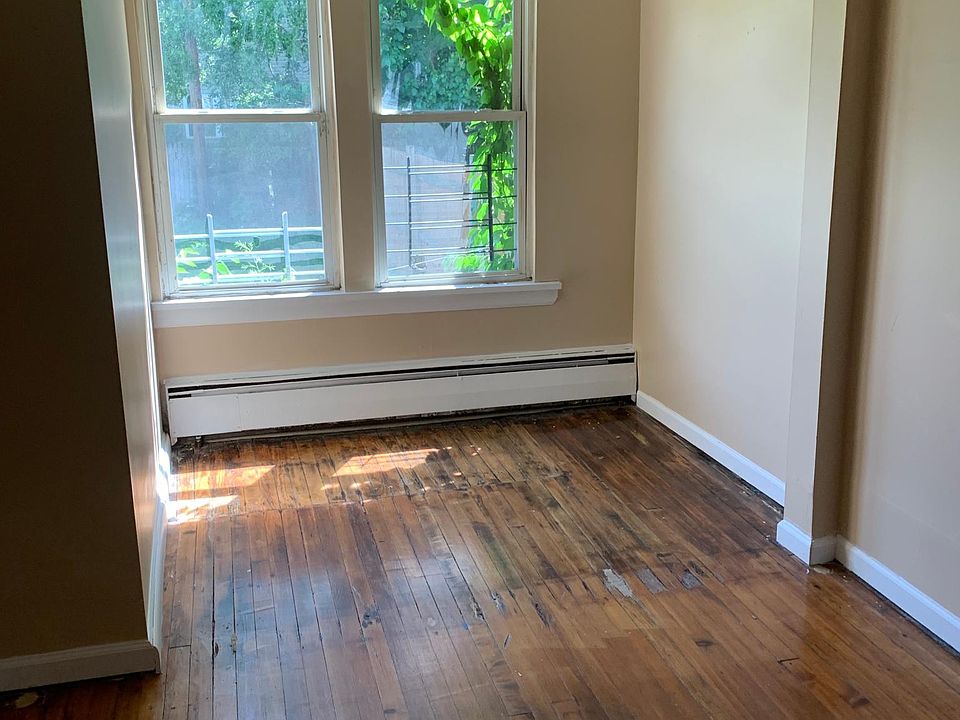 1st image of 15 Holland Ave Floor 2