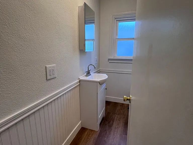 1829 Burnett Way — Photo 12