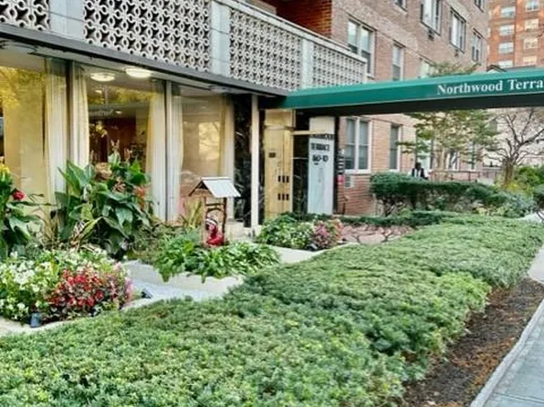 160-10 89 Avenue #6, Jamaica, NY 11432