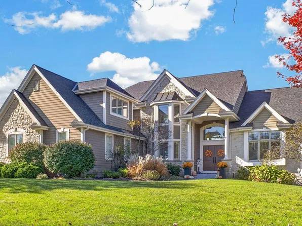 1187 Mary Hill CIRCLE, Hartland, WI 53029
