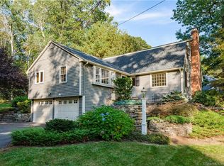 17 Crestwood Rd, Simsbury, CT 06070