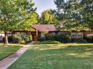 1932 Casa Loma Ct, Grapevine, TX 76051