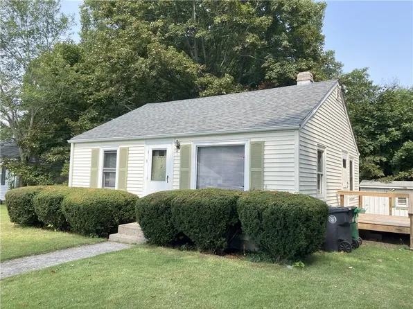 5 Sweetwater Rd, Warwick, RI 02889