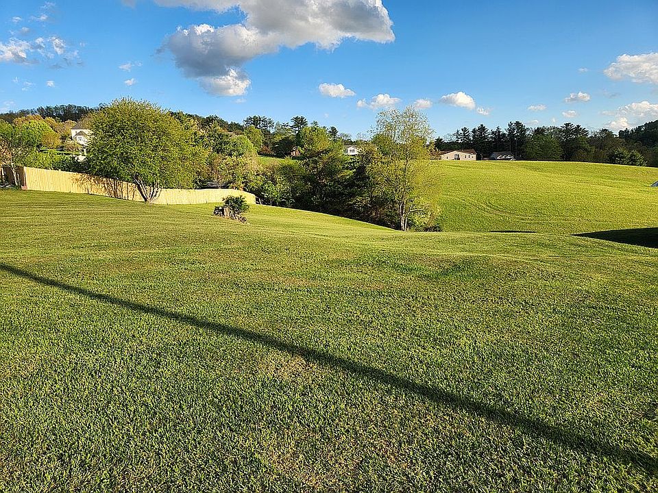 2nd image of 111 Deerfield Cr