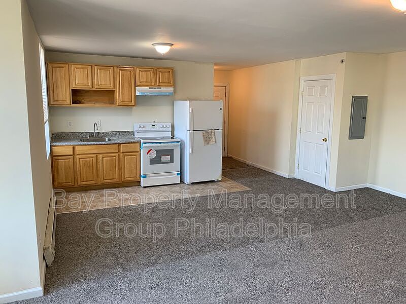 1st image of 313-317 S 60th St #313-3