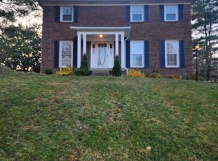 3704 Stone Bluff Rd, Louisville, KY 40291