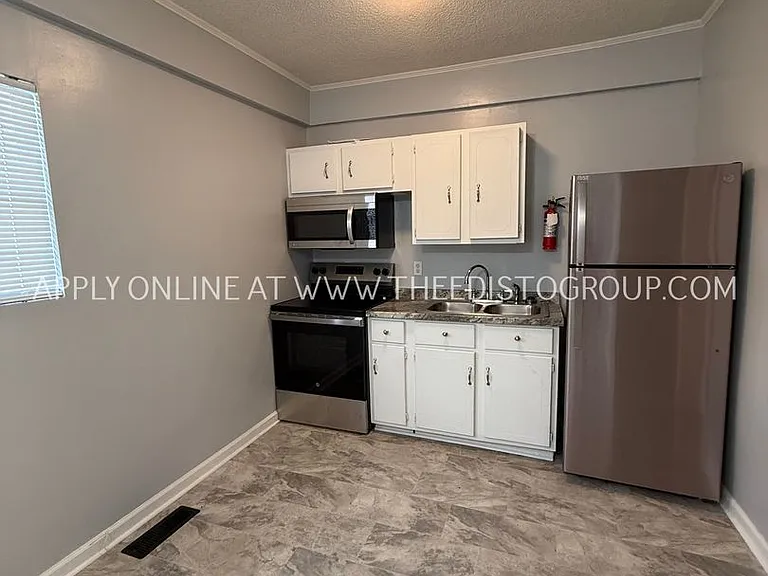 497 Boulevard St #B — Photo 6
