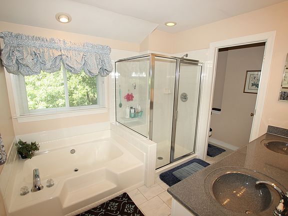 4th image of 9166 Sycamore Hill Pl