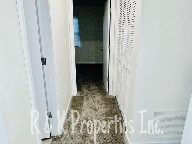1905 SW 8th St #1905A — Photo 9