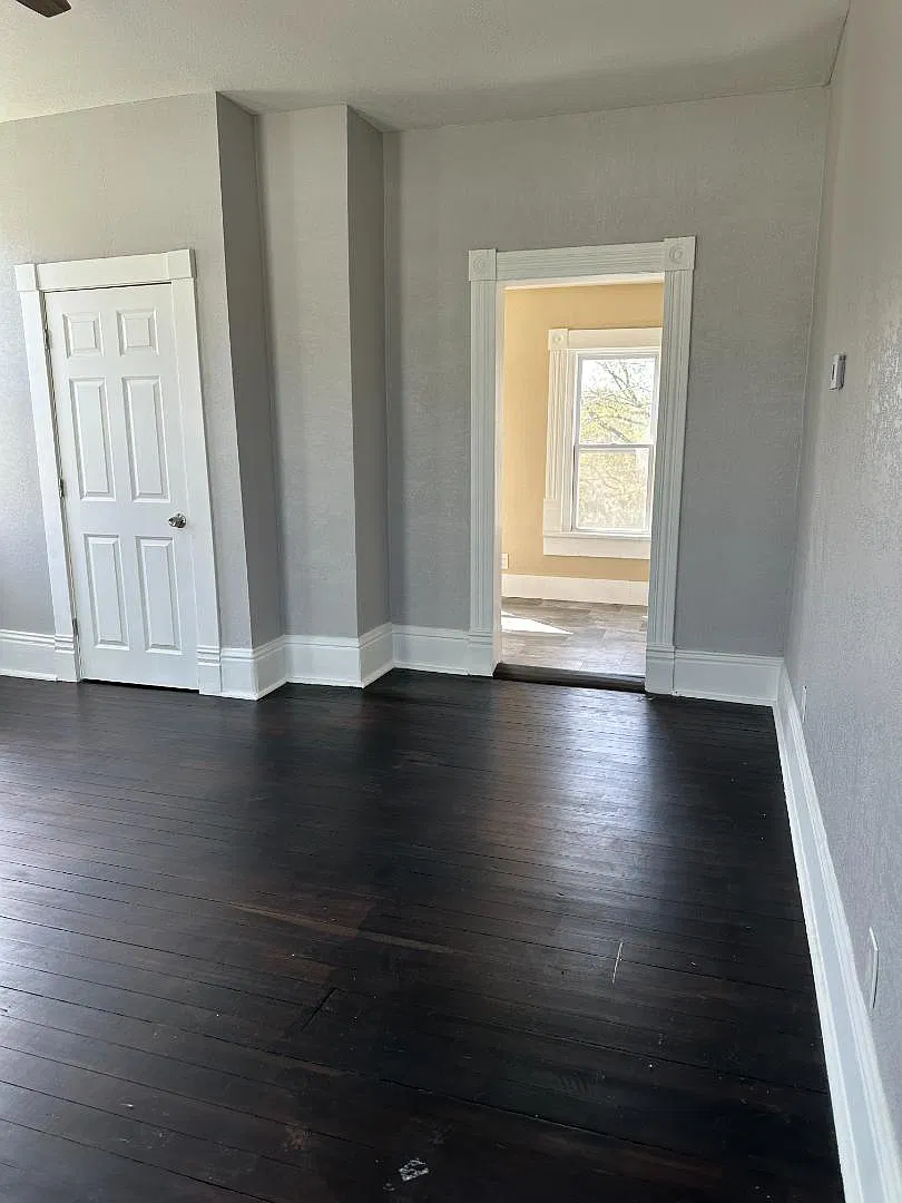 2321 Ashland Ave — Photo 2