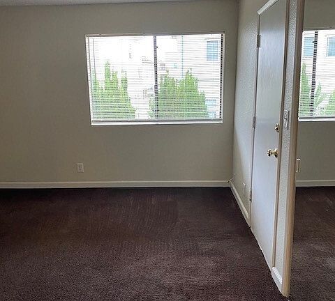 2nd image of 415 N Broadway #17944811
