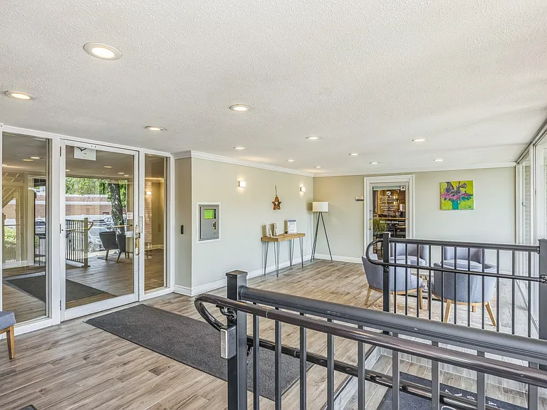 Eagle Rock Apartments at West Hartford — Photo 17